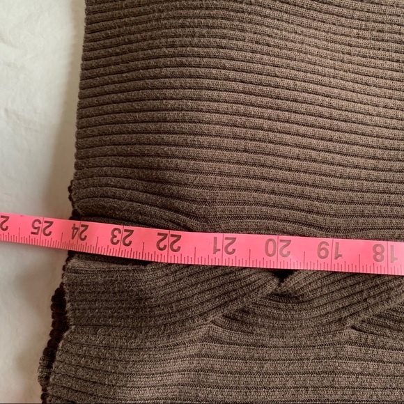 2/$22 Liz & Co Brown Cotton Sweater - Picture 6 of 6
